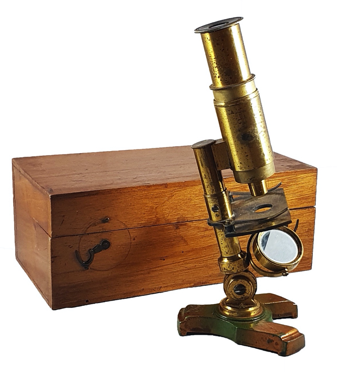 A wooden boxDescription automatically generated