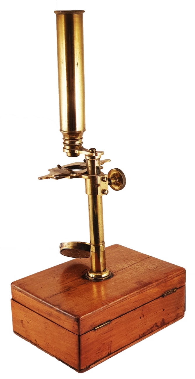 A wooden tableDescription automatically generated
