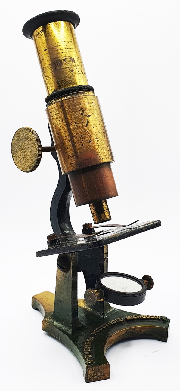 A close-up of a microscopeDescription automatically generated