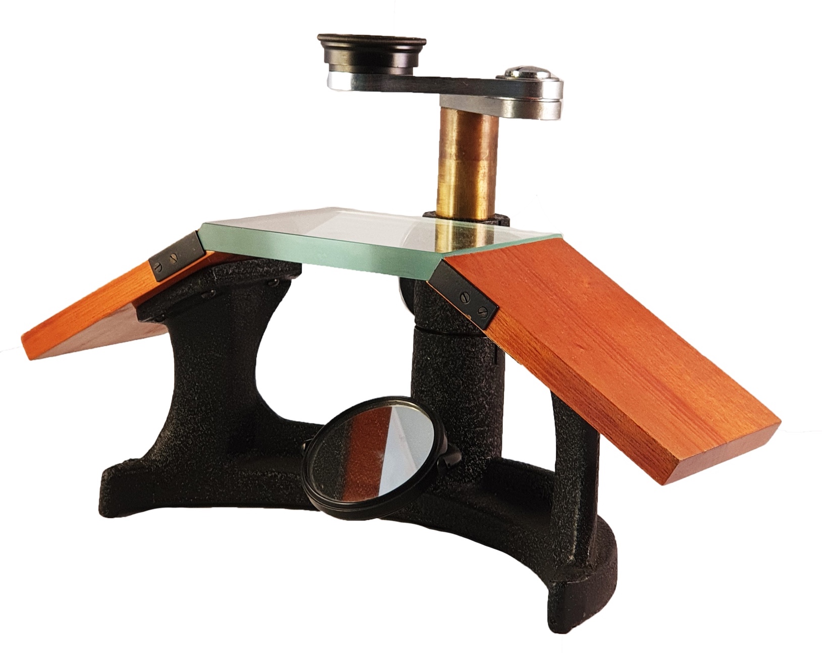 A wooden tableDescription automatically generated